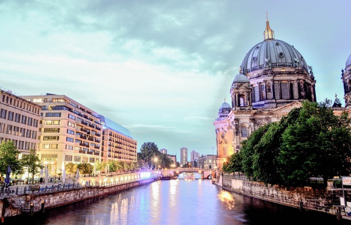 DID Deutsch Institut <br/> BERLINO